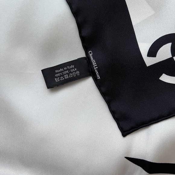 Auth Chanel Black White Madam Silk CC logo Square Scarf - Unused - Picture 3 of 4